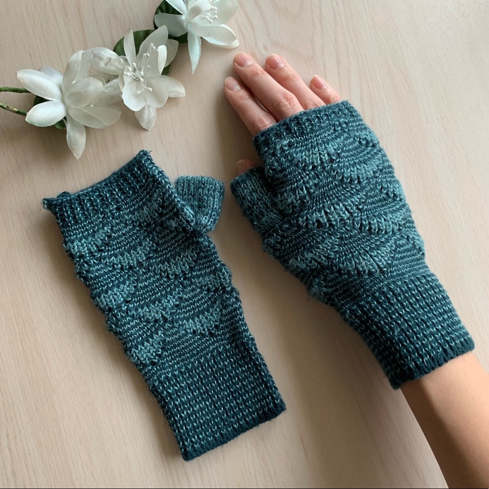Lightweight Teal Fingerless Gloves | H&M